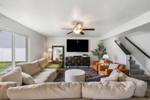 Tiny photo for 148 N 200 E, Salem, UT 84653 (MLS # 2147801)