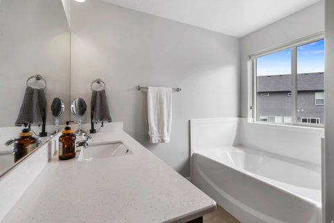 Tiny photo for 148 N 200 E, Salem, UT 84653 (MLS # 2147801)