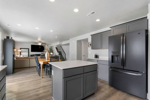 Tiny photo for 148 N 200 E, Salem, UT 84653 (MLS # 2147801)