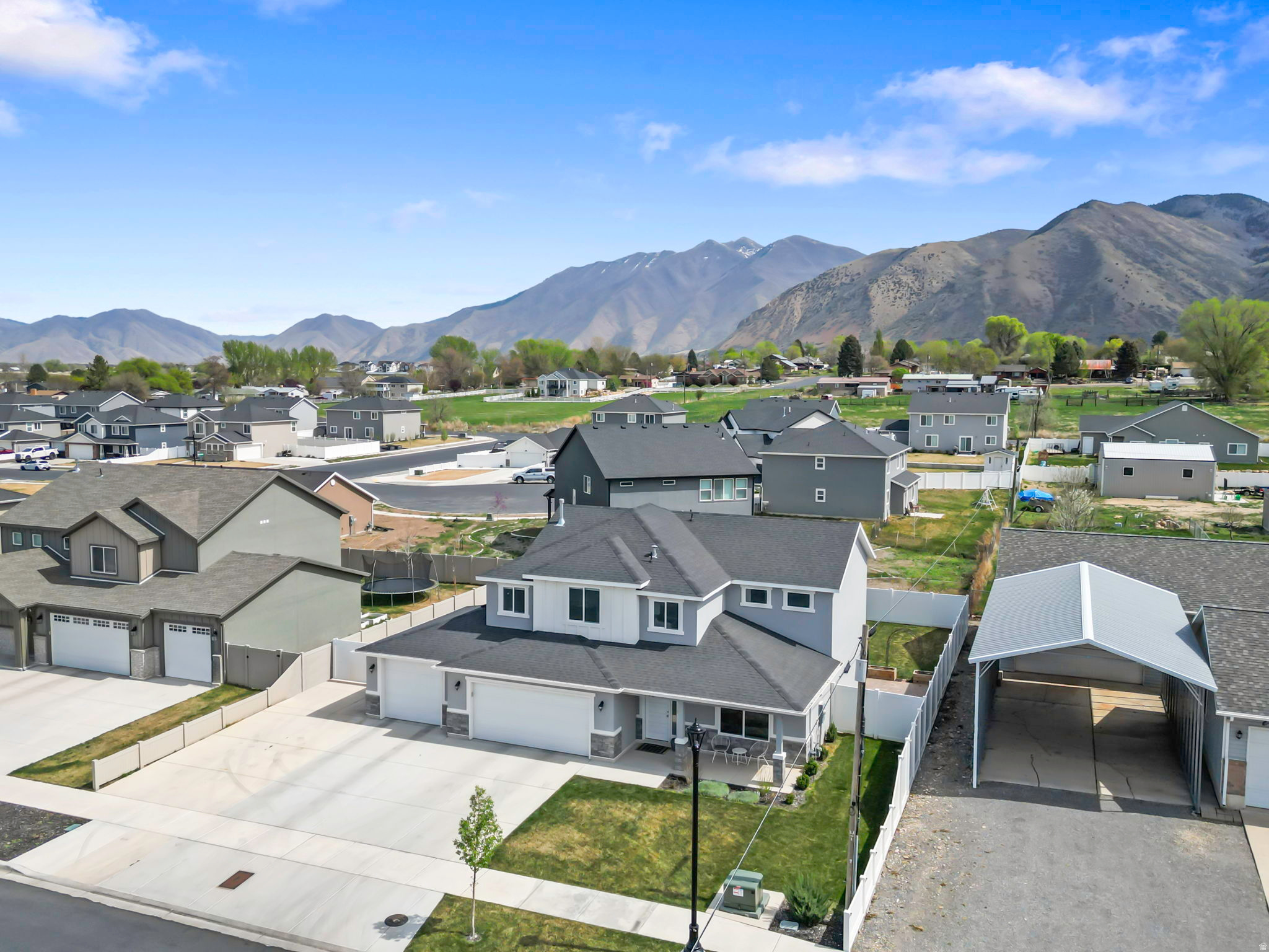 WOODLAND VIEW - Residential