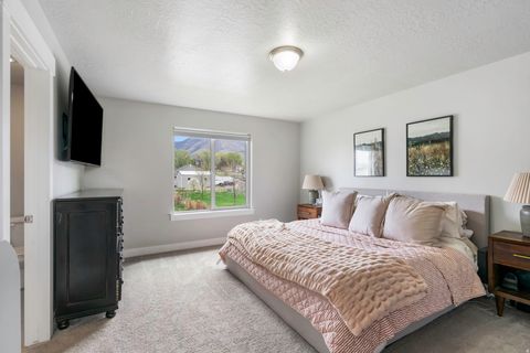 Tiny photo for 148 N 200 E, Salem, UT 84653 (MLS # 2147801)