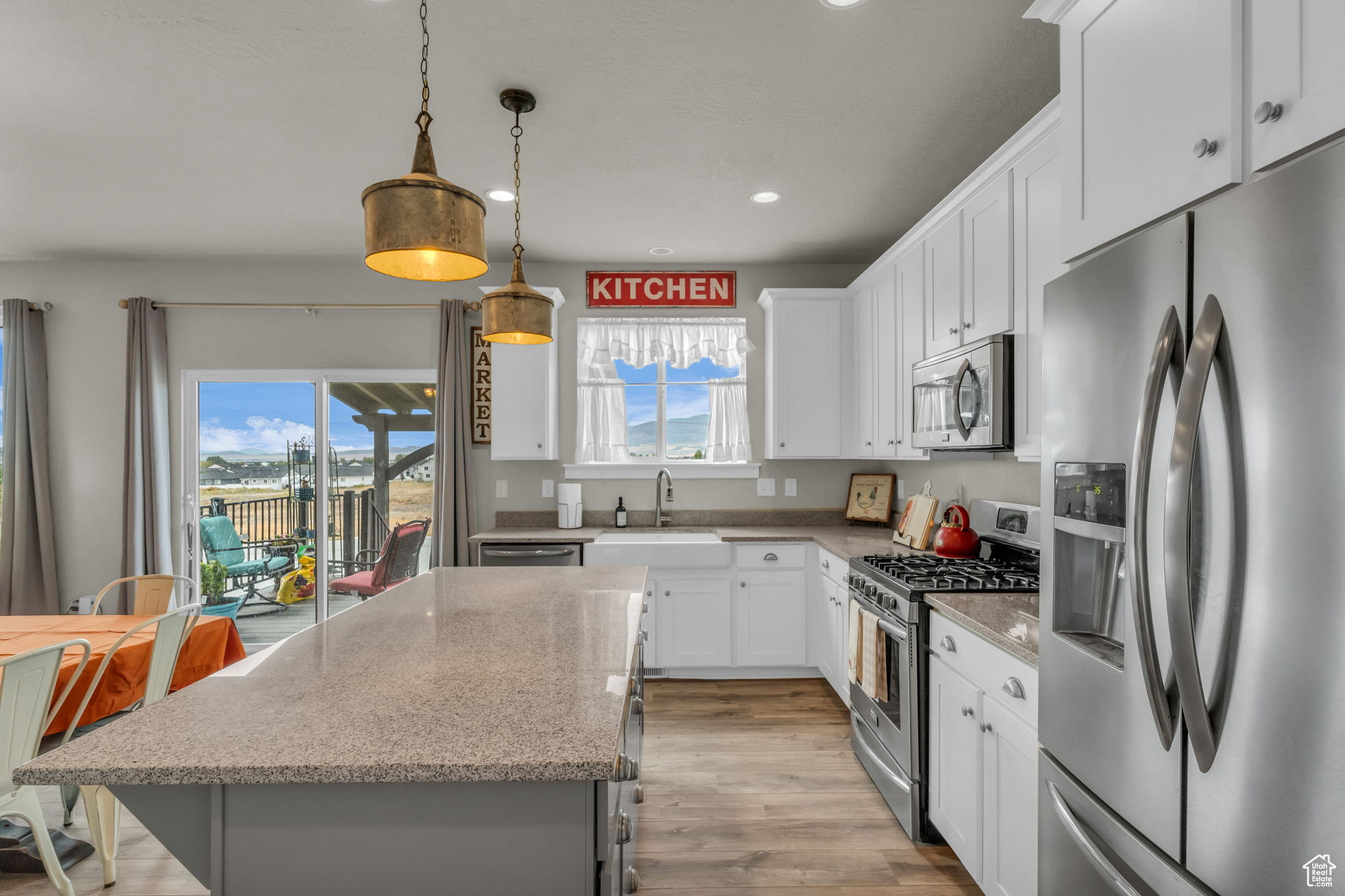 EAGLE POINT - Residential