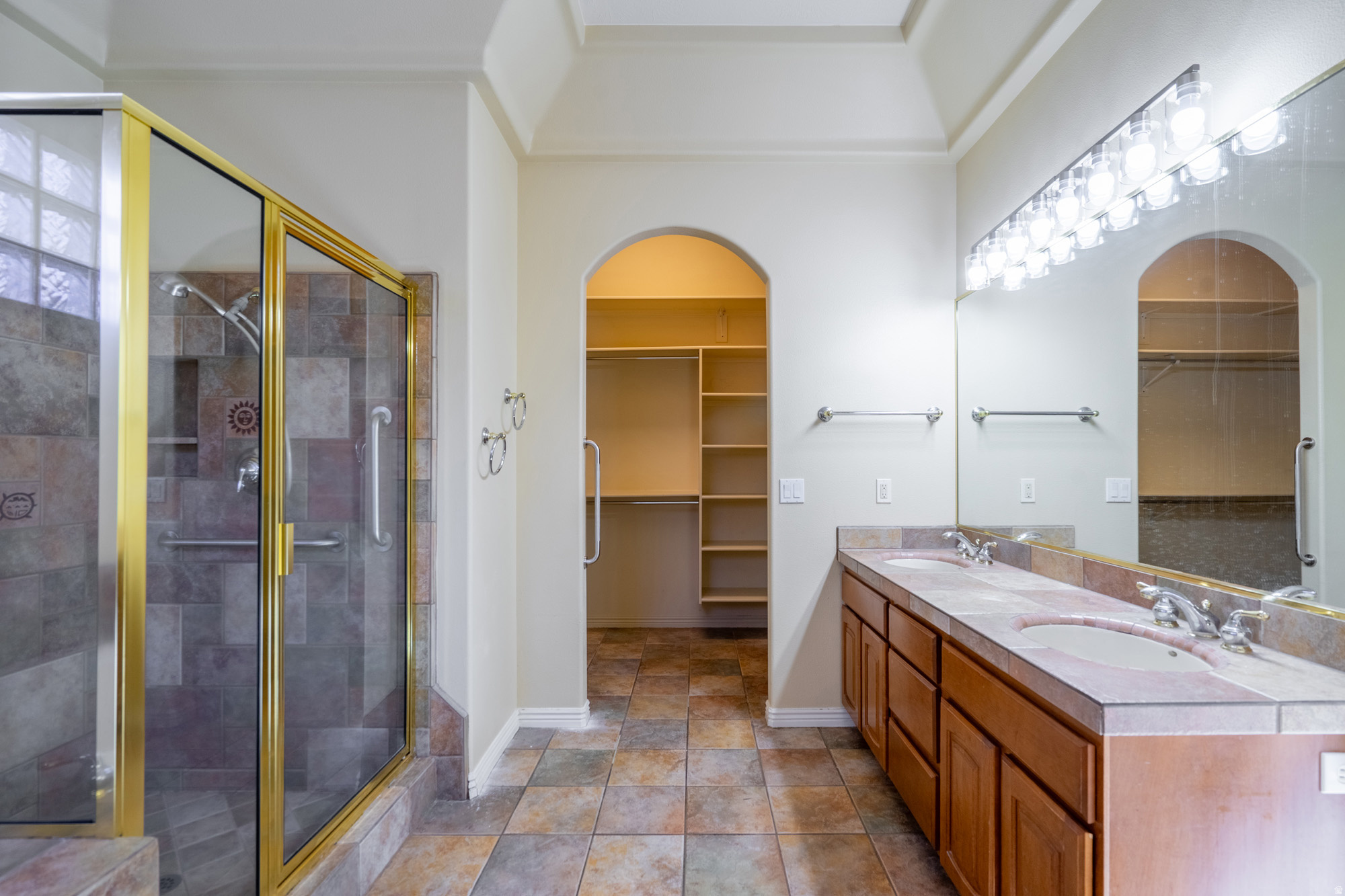 PARADISE CANYON 4 - Residential