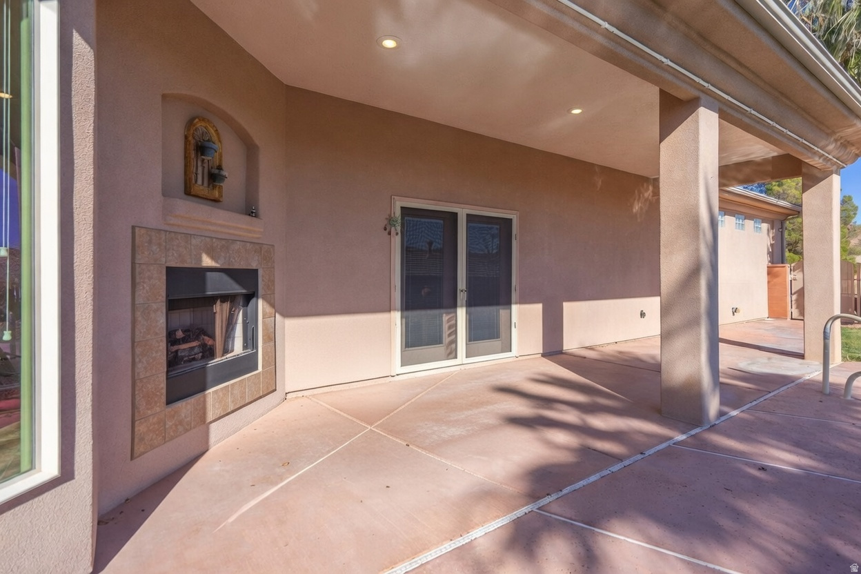 PARADISE CANYON 4 - Residential