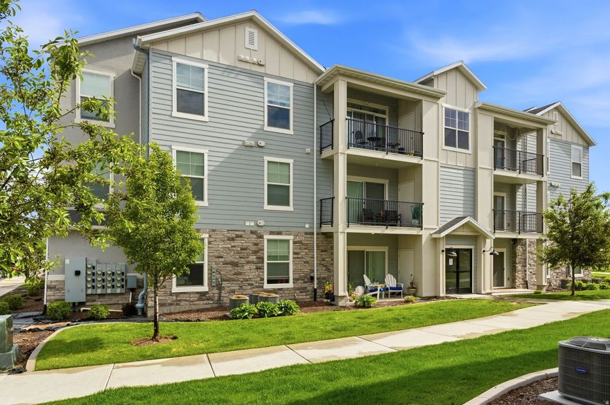 This cute condo sits on the West side of the complex with mountain views and has been well taken care of.  Spacious living room with dining area and kitchen with a nice island.  The primary bedroom is spacious with a large walk-in closet and en-suite bath.  Separate laundry room and large deck to enjoy the beautiful Heber Valley.  Upgraded lighting and plumbing fixtures and a water softener was also added by the owners.