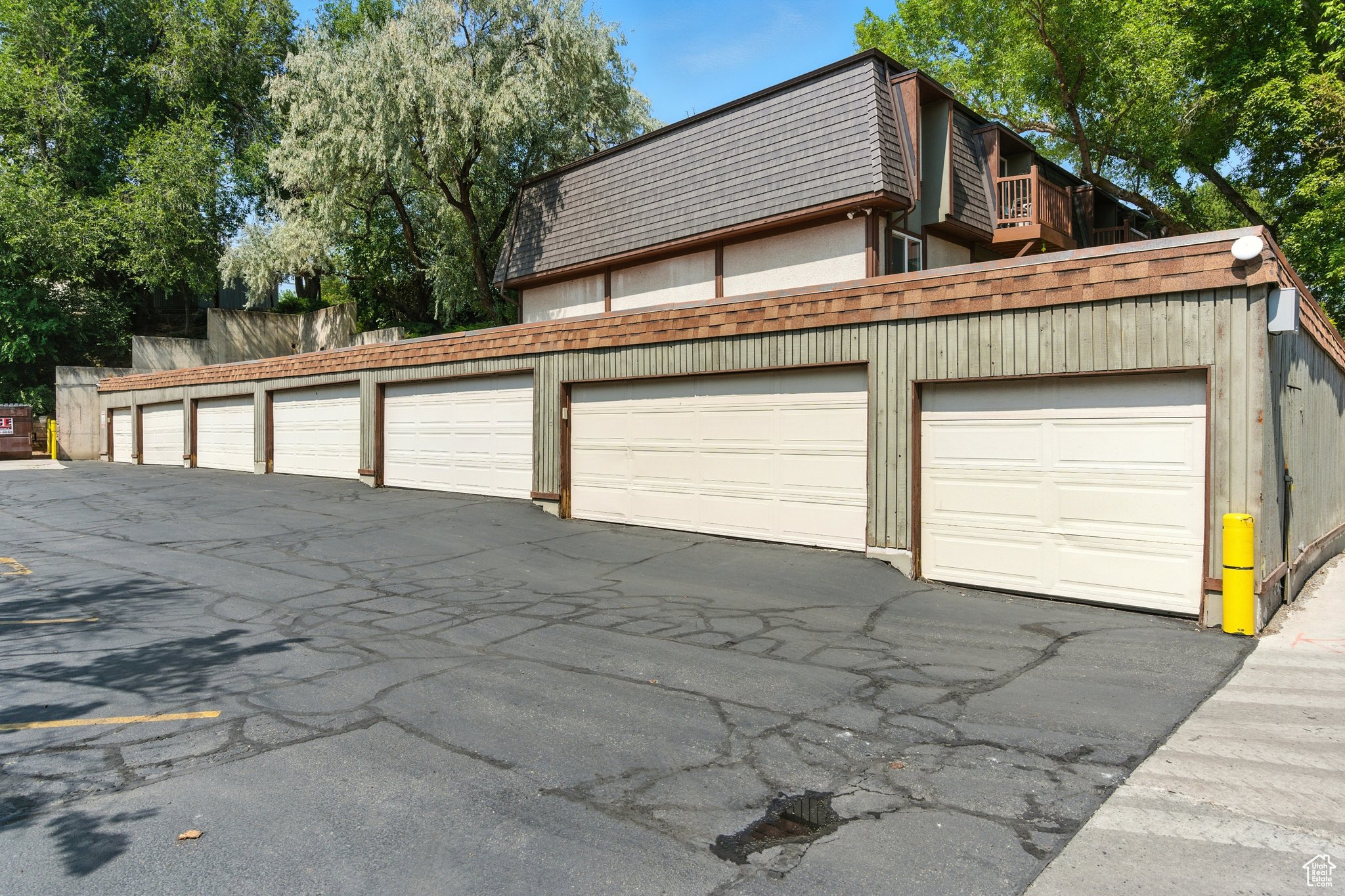 WILLOWS CONDM - Residential