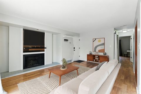 Photo of 5555 S WILLOWS LN E #E, Murray, UT 84107 (MLS # 2109165)