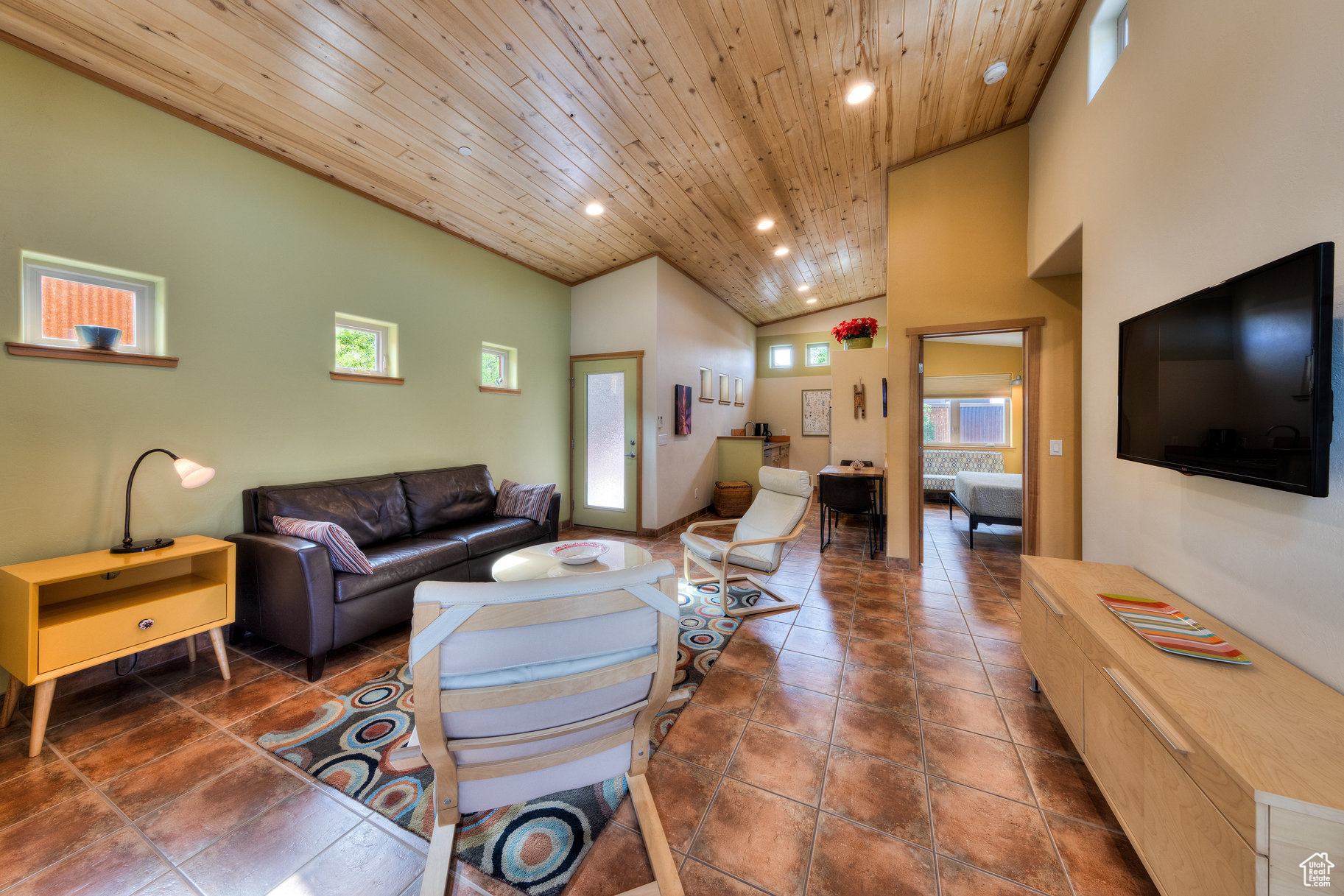 WESTSIDE FLATS - Residential Income