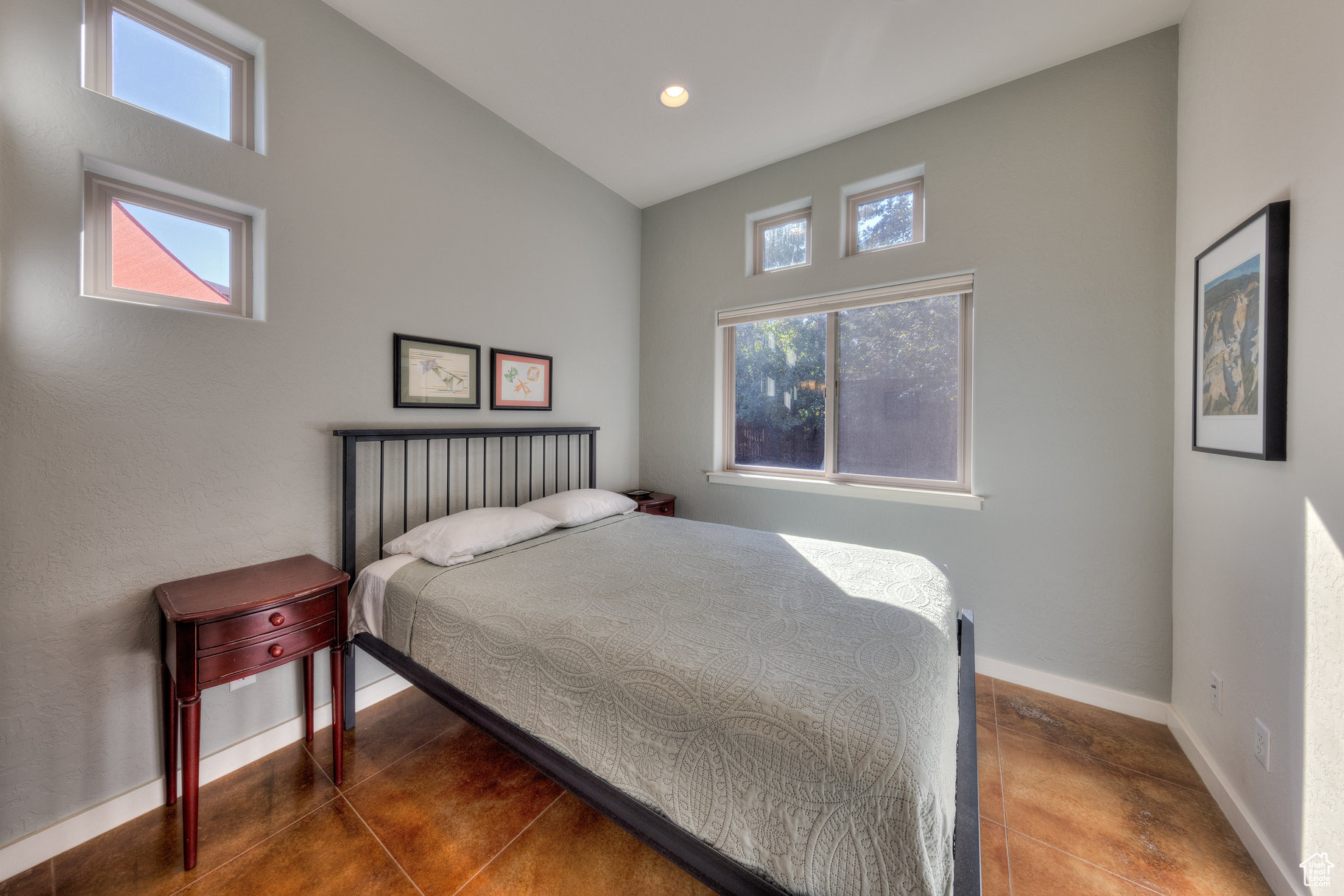 WESTSIDE FLATS - Residential Income