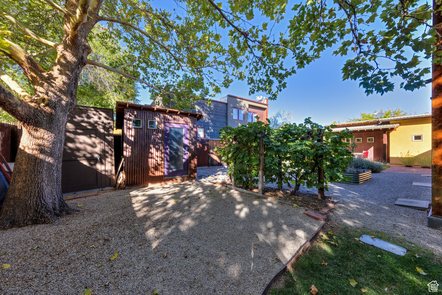 WESTSIDE FLATS - Residential Income