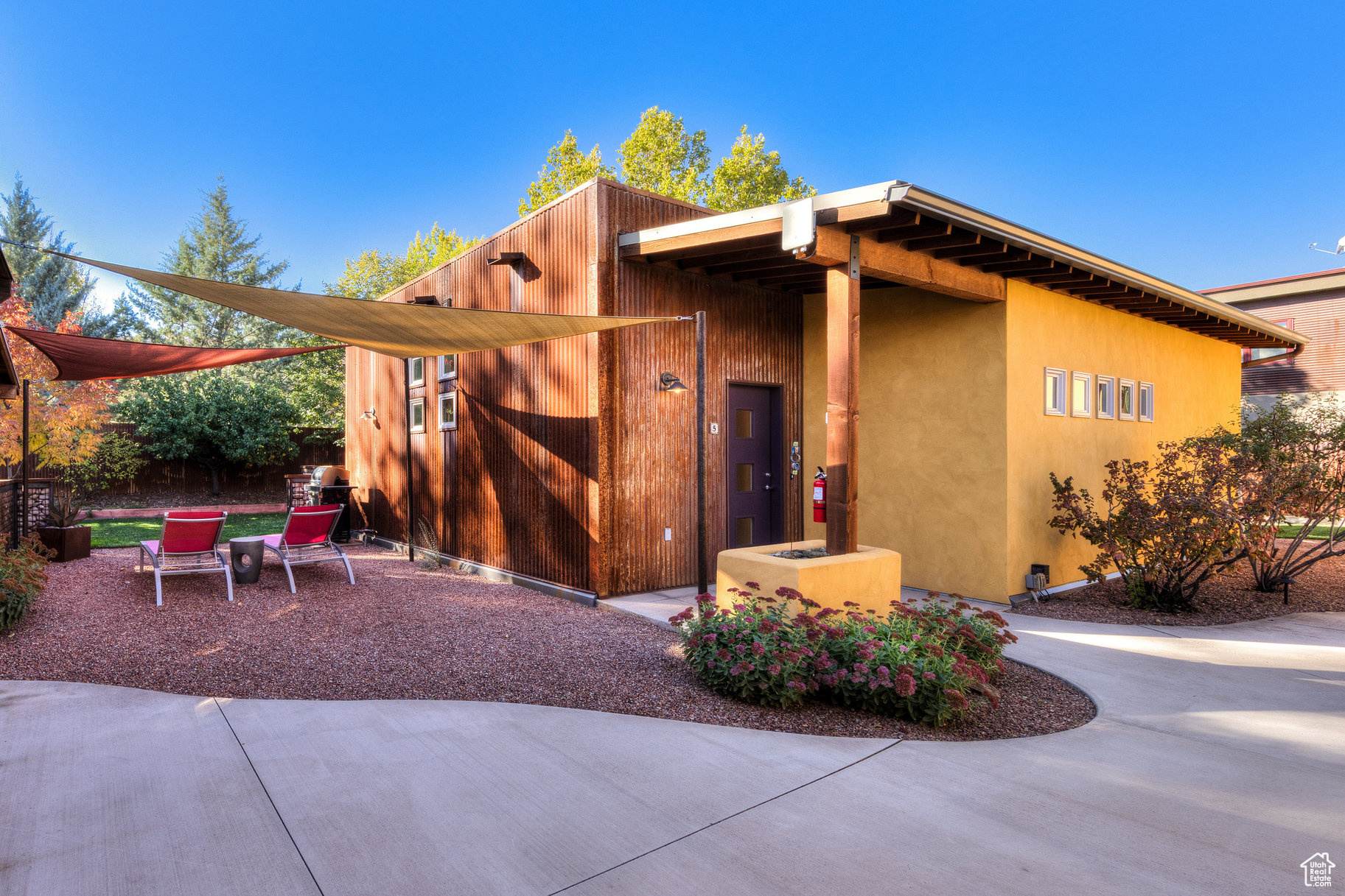 WESTSIDE FLATS - Residential Income