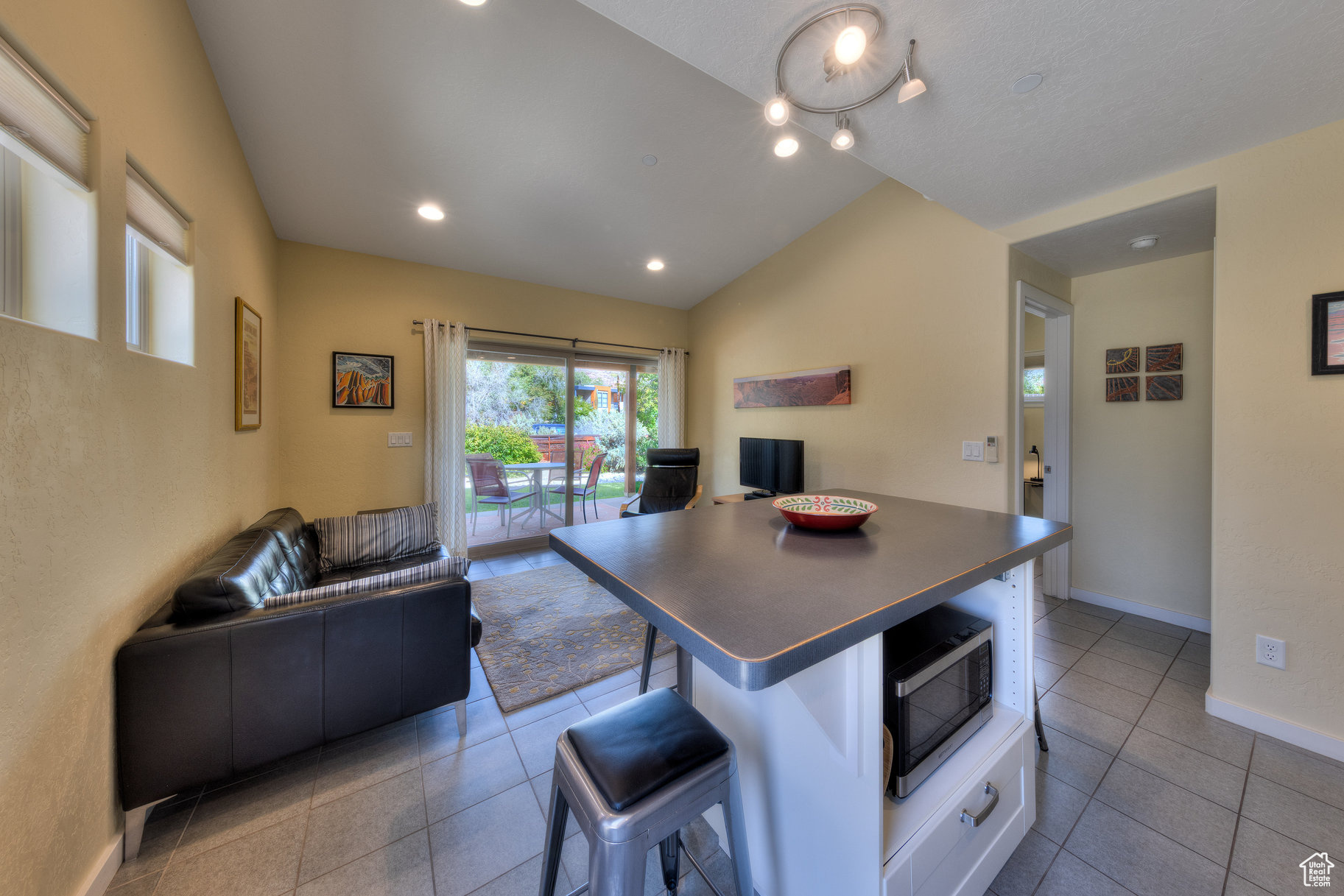 WESTSIDE FLATS - Residential Income