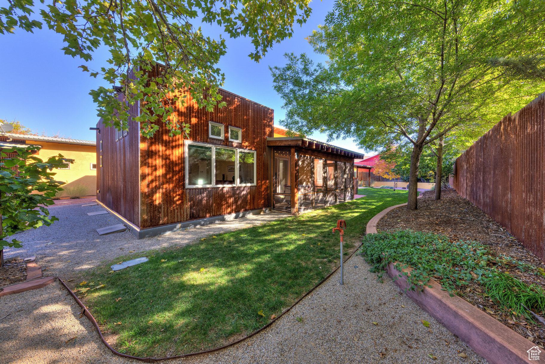 WESTSIDE FLATS - Residential Income