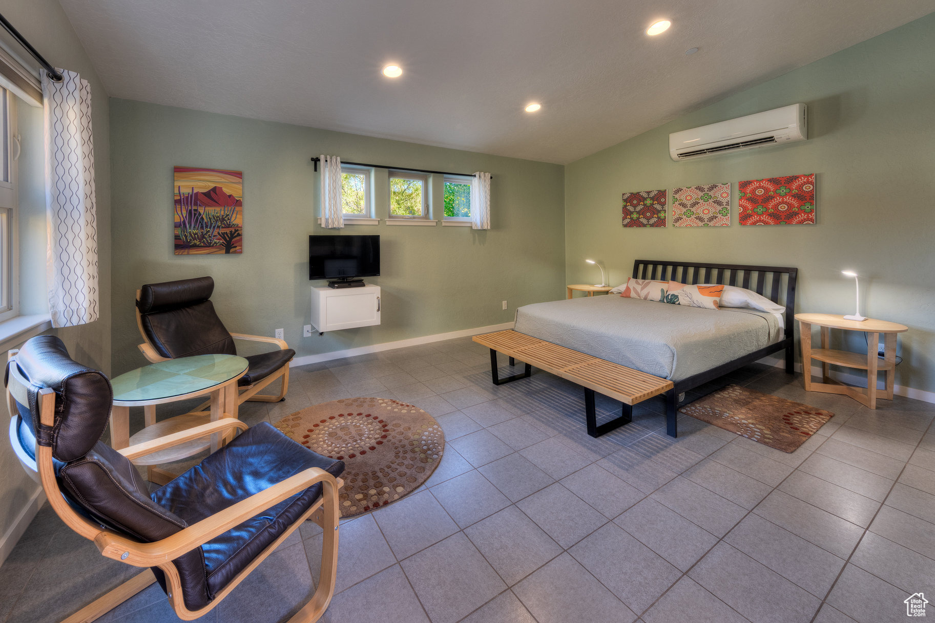 WESTSIDE FLATS - Residential Income