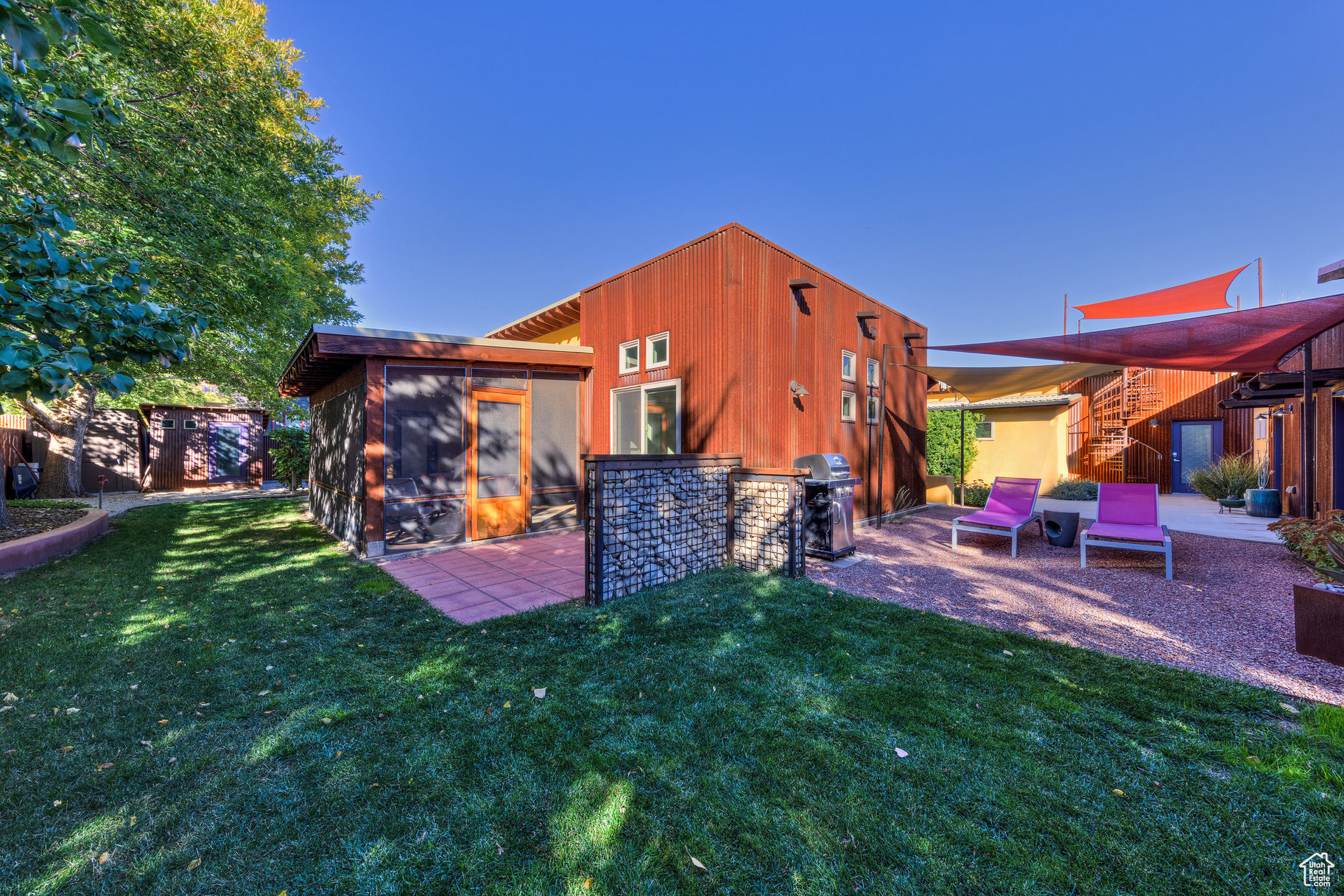 WESTSIDE FLATS - Residential Income