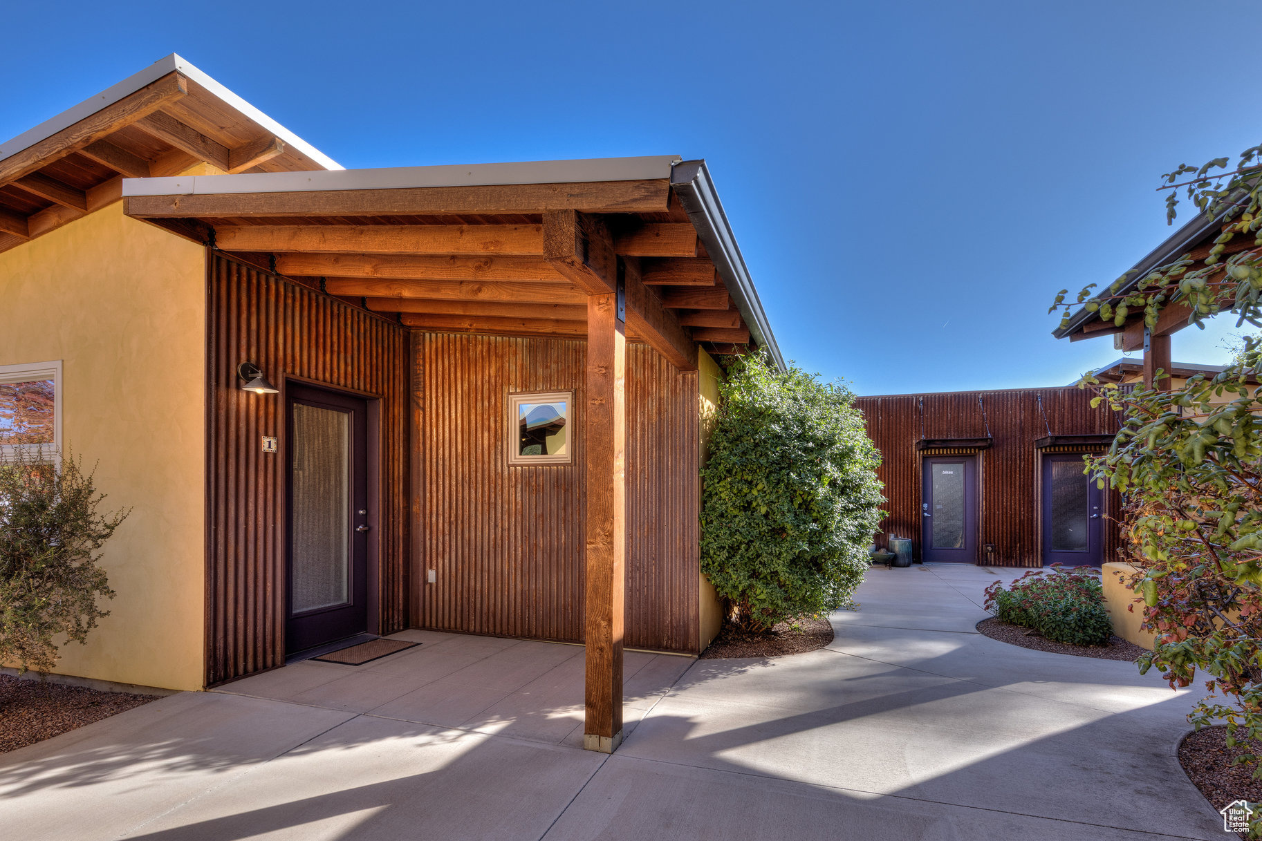 WESTSIDE FLATS - Residential Income