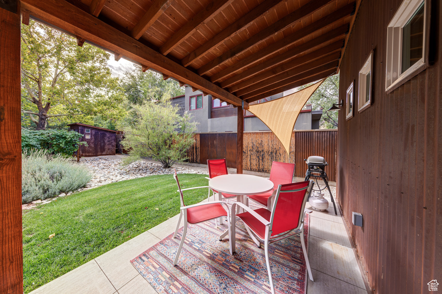 WESTSIDE FLATS - Residential Income