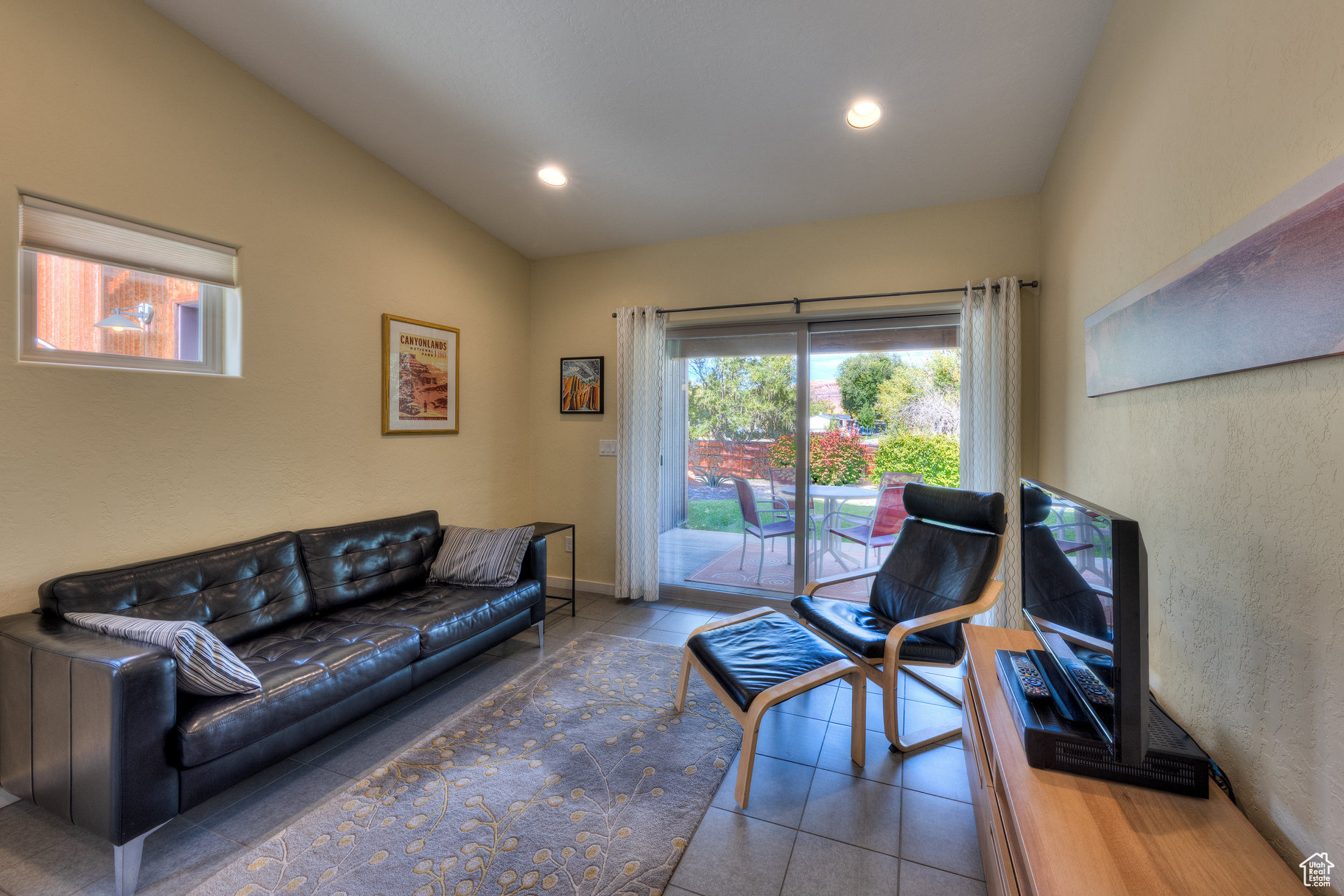 WESTSIDE FLATS - Residential Income