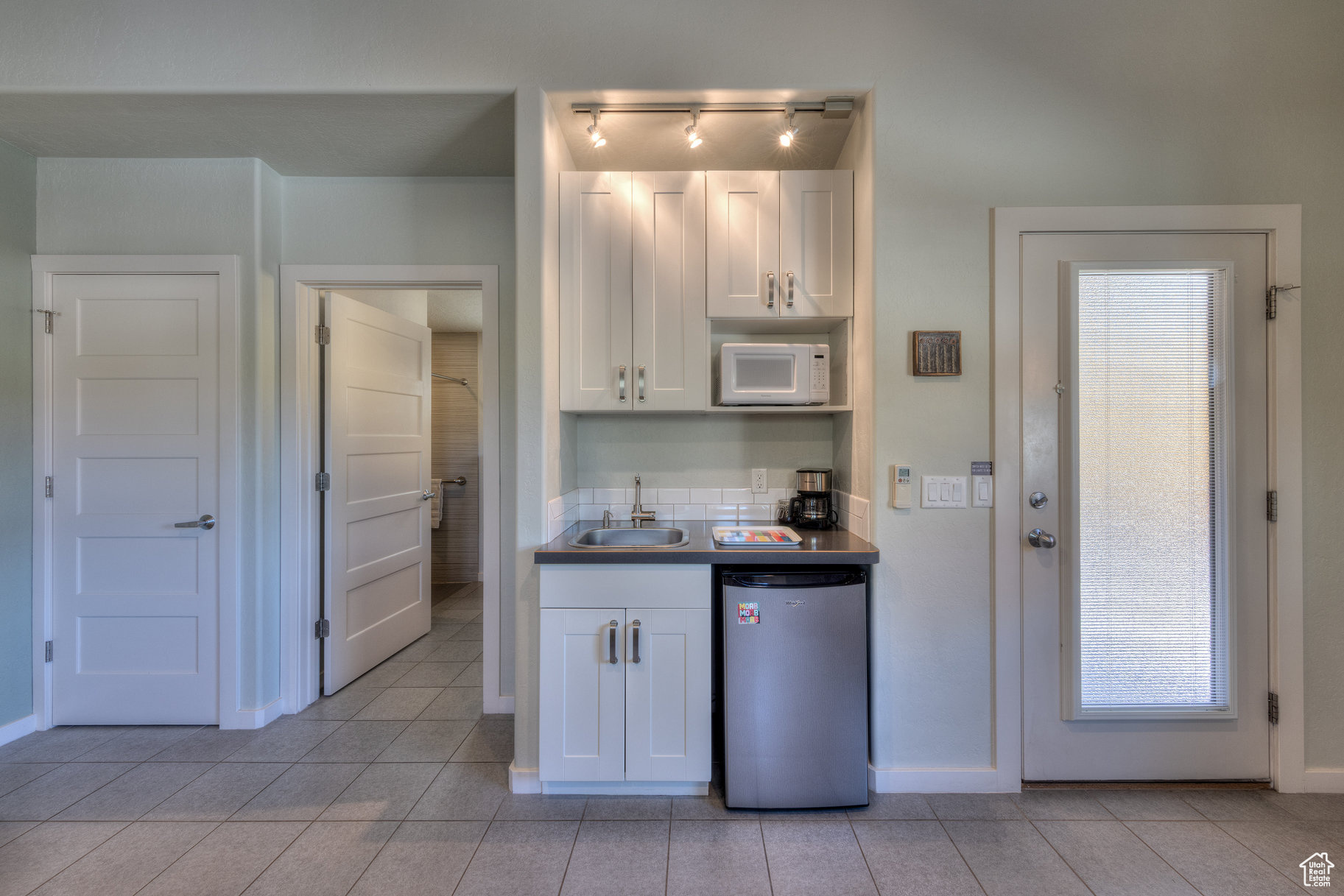 WESTSIDE FLATS - Residential Income