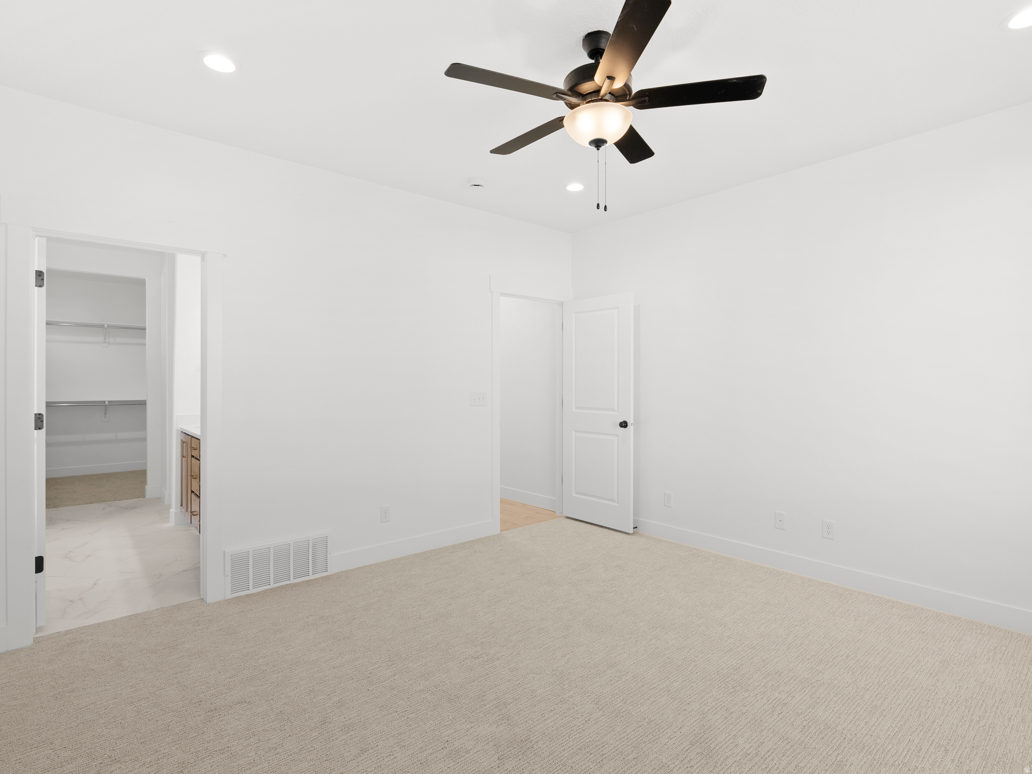 BROAD HOLLOW - Residential