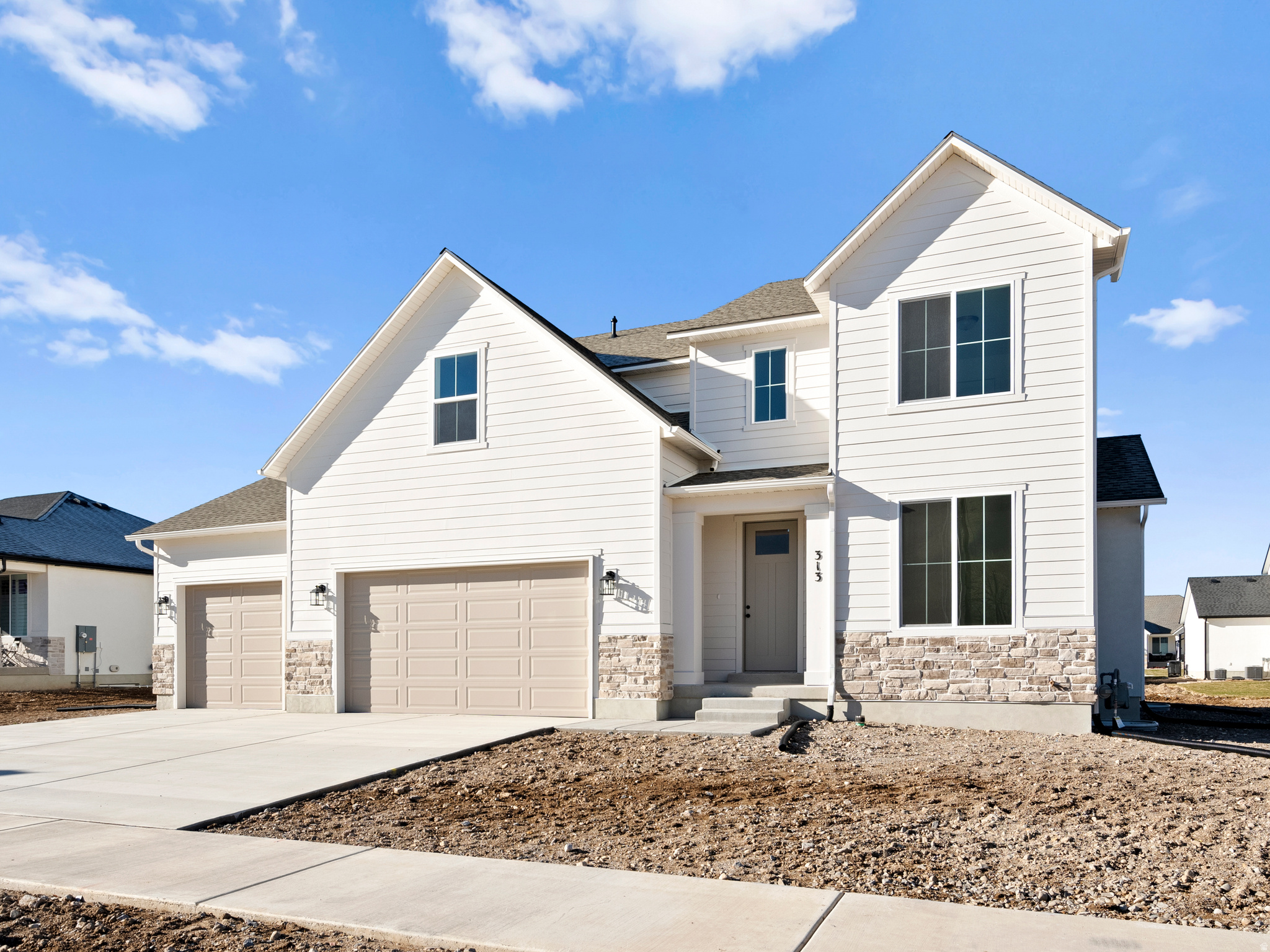 BROAD HOLLOW - Residential