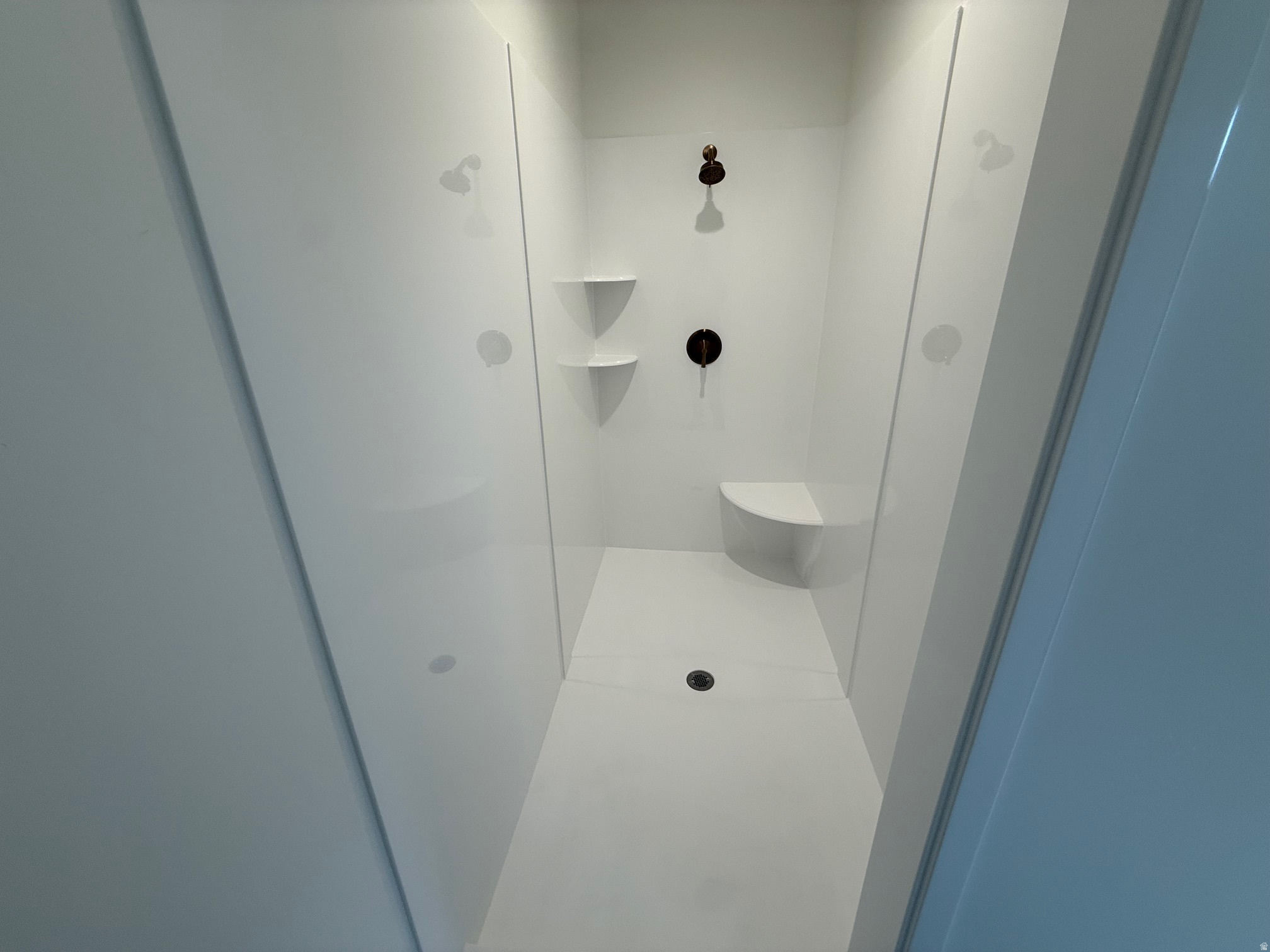 BROAD HOLLOW - Residential