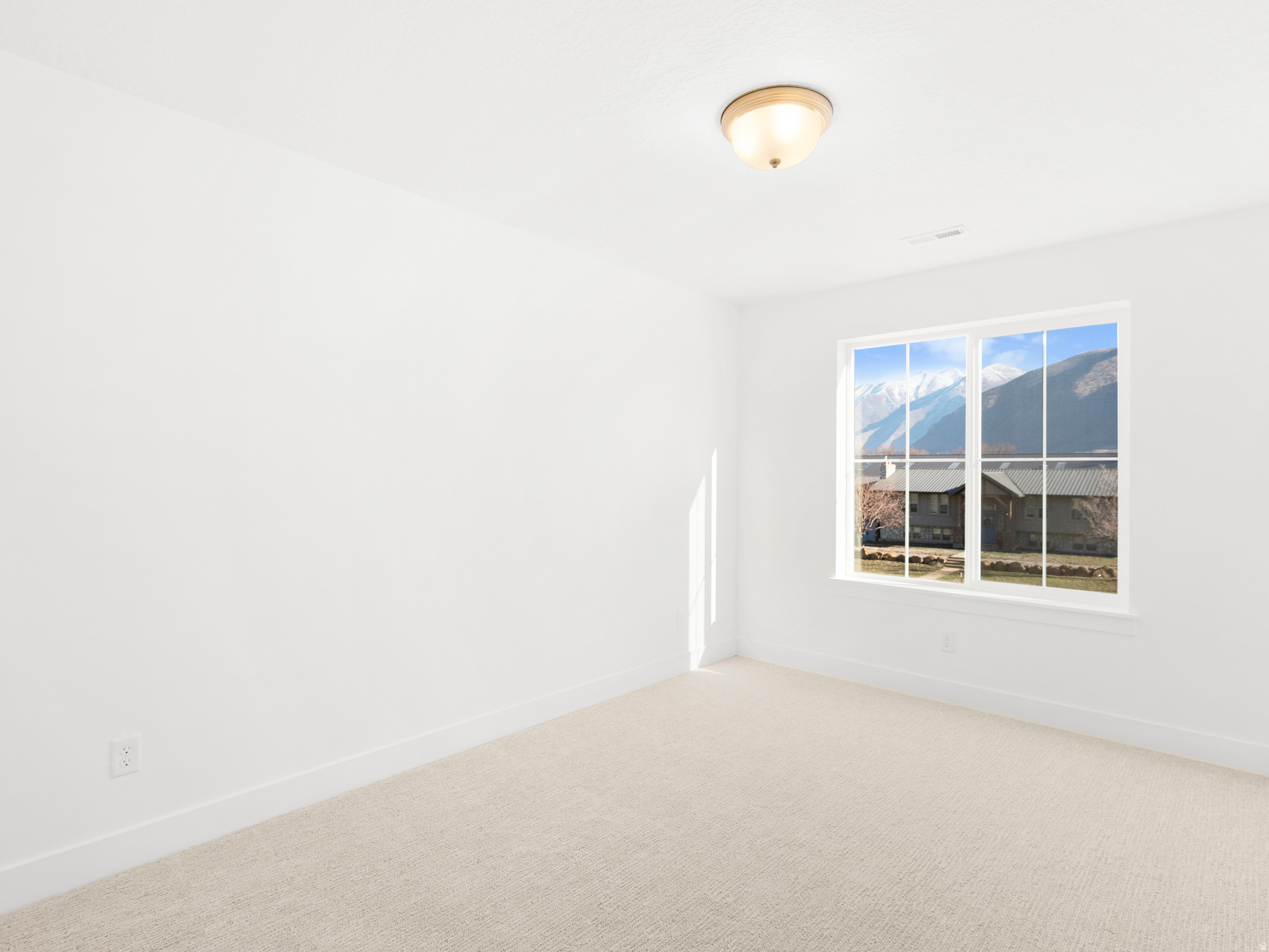 BROAD HOLLOW - Residential