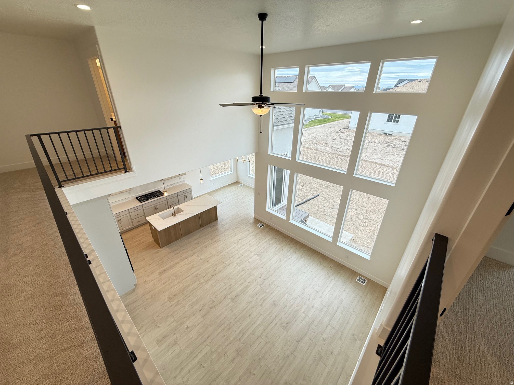 BROAD HOLLOW - Residential