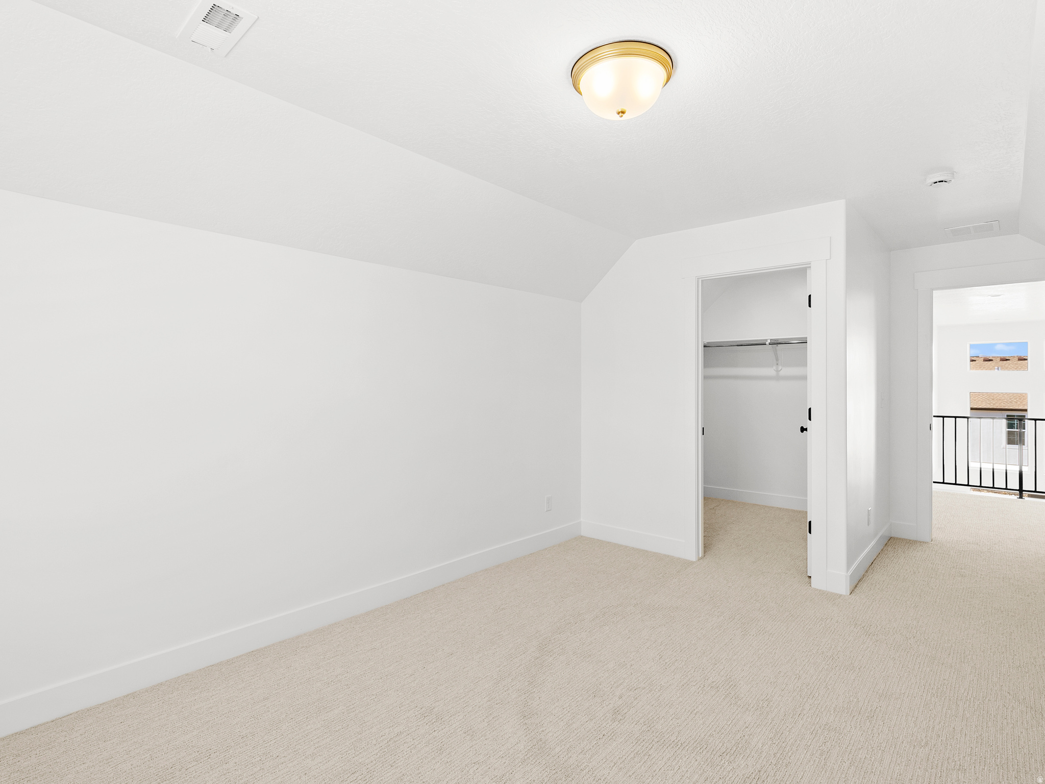 BROAD HOLLOW - Residential