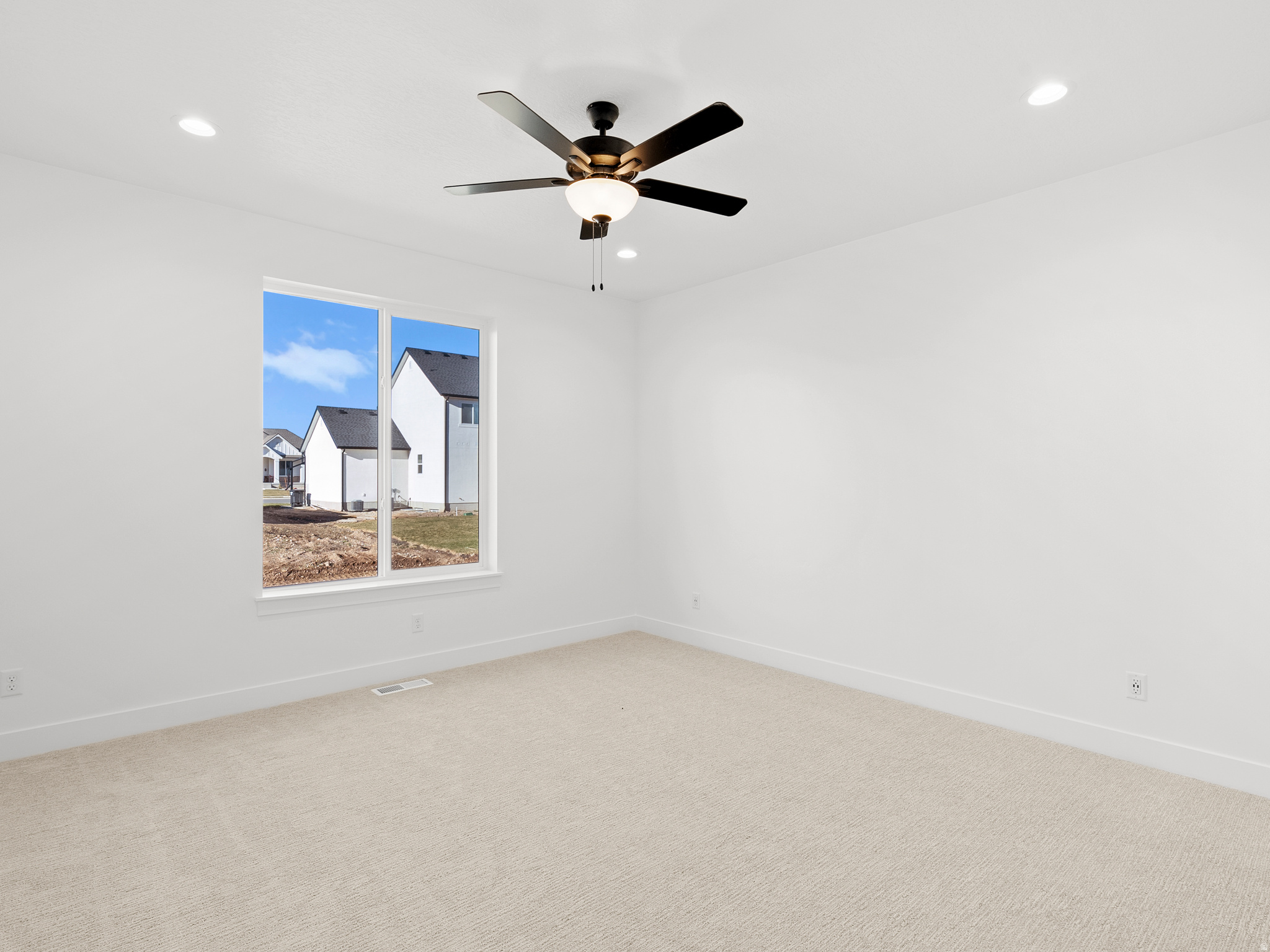 BROAD HOLLOW - Residential