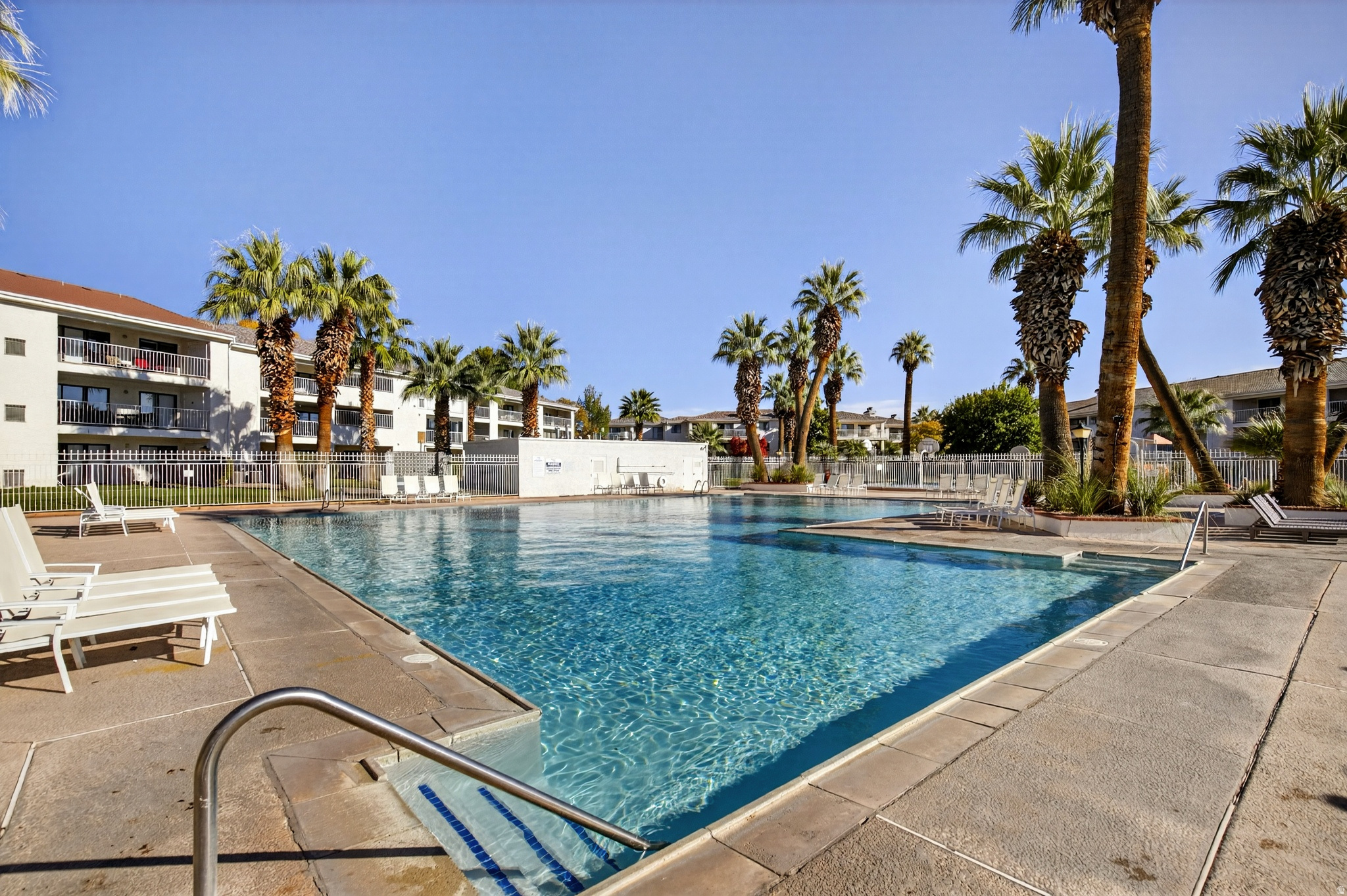 LAS PALMAS RESORT CONDO 1A - Residential