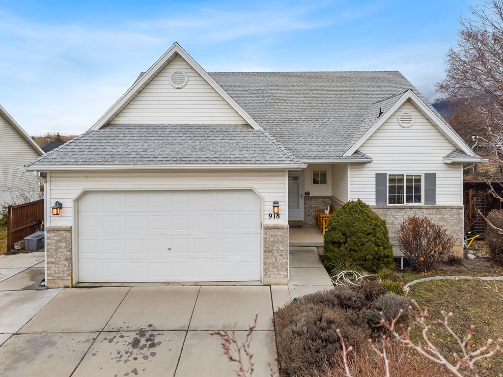 Photo of 918 E 1375 N, Ogden, UT 84404 (MLS # 2140426)