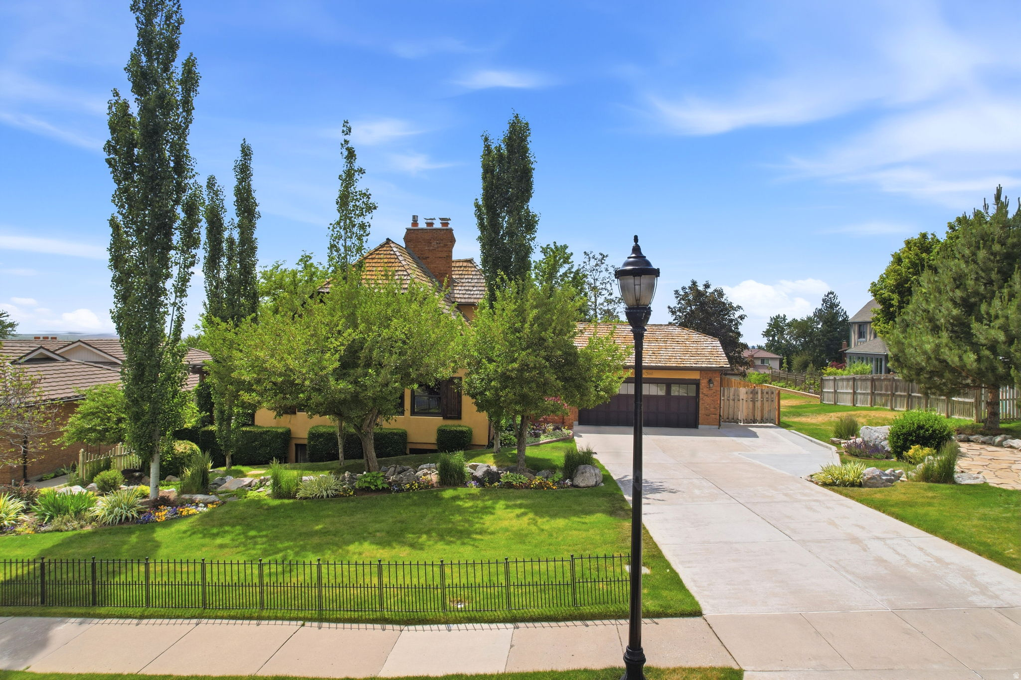 SOMERSET FARMS - Residential