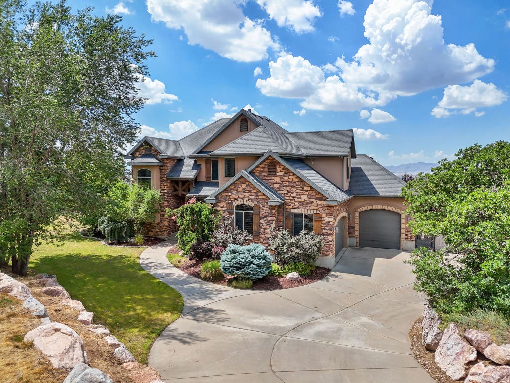 Photo of 3150 E 25 S, Layton, UT 84040 (MLS # 2175793)