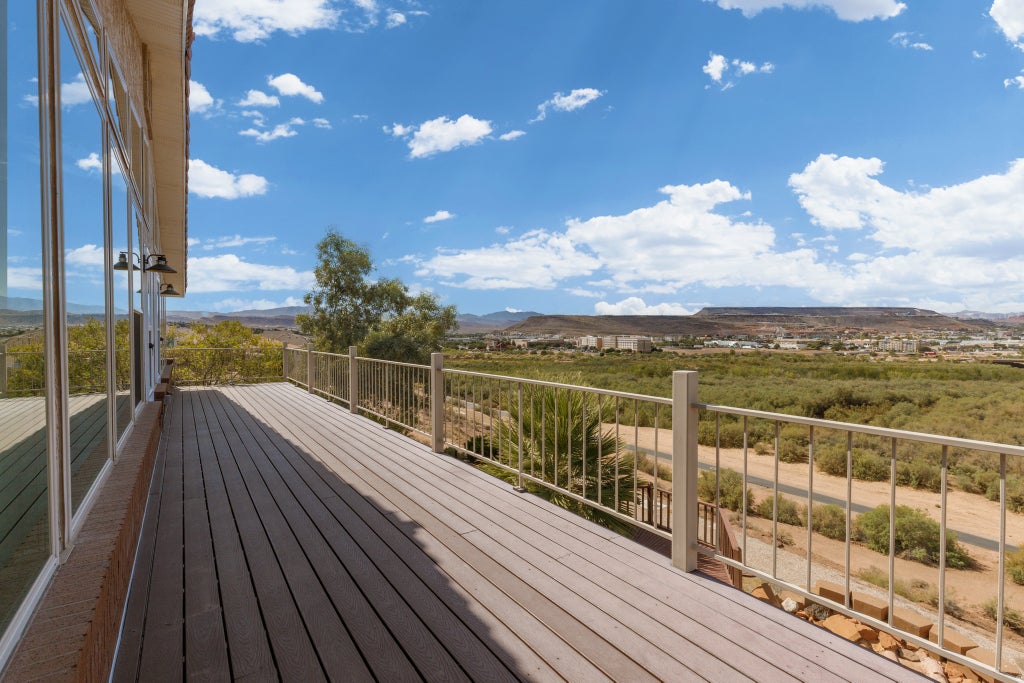 Photo of 2162 S SAN JUAN CIR, Saint George, UT 84790 (MLS # 2181882)