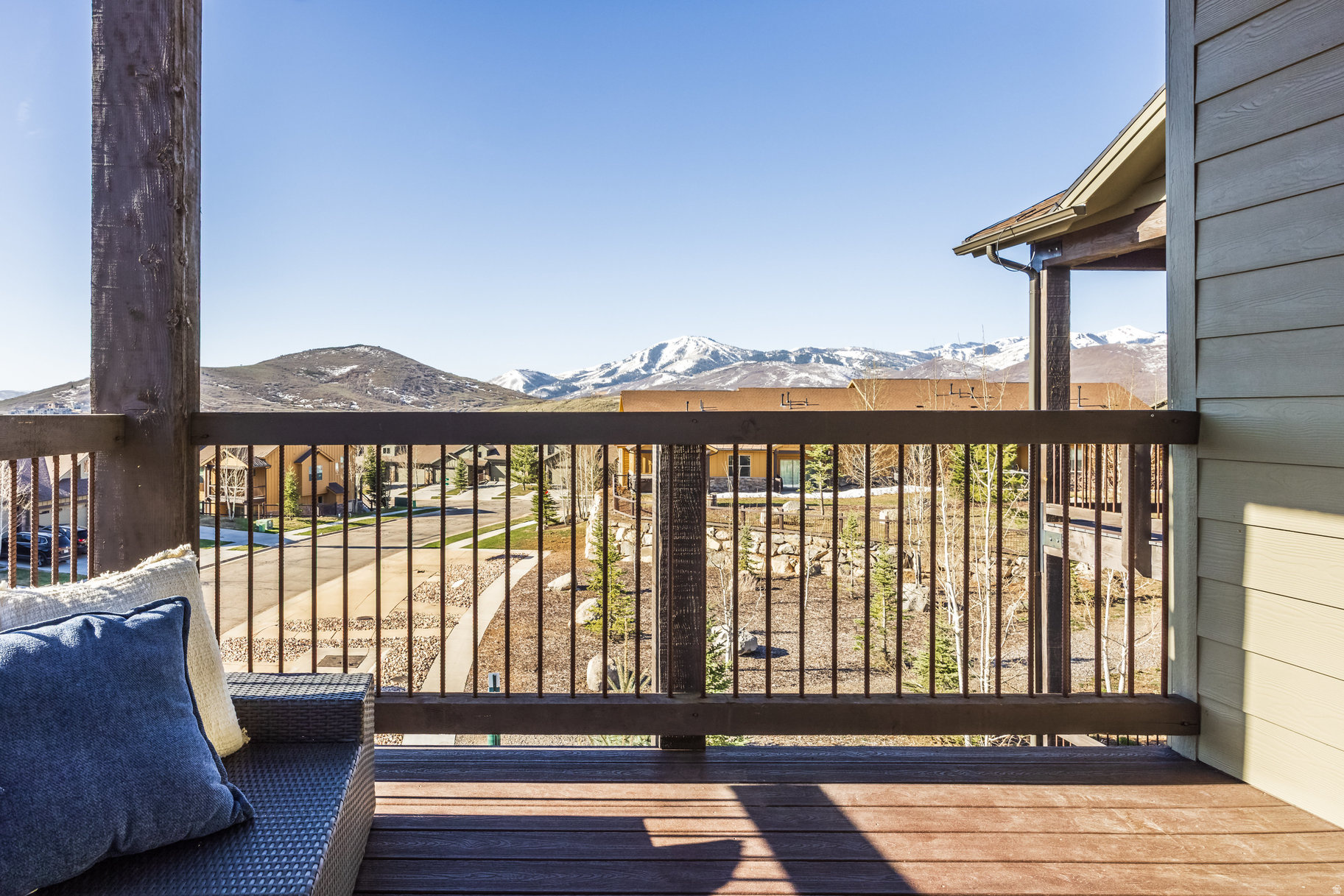 BLACK ROCK RIDGE - Residential