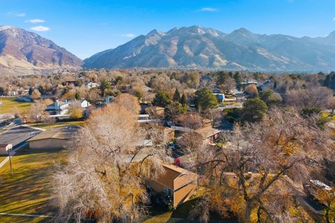 Tiny photo for 2569 E CANTERBURY LN, Cottonwood Heights, UT 84121 (MLS # 2125929)