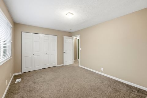 Tiny photo for 2569 E CANTERBURY LN, Cottonwood Heights, UT 84121 (MLS # 2125929)