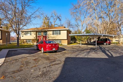 Tiny photo for 2569 E CANTERBURY LN, Cottonwood Heights, UT 84121 (MLS # 2125929)
