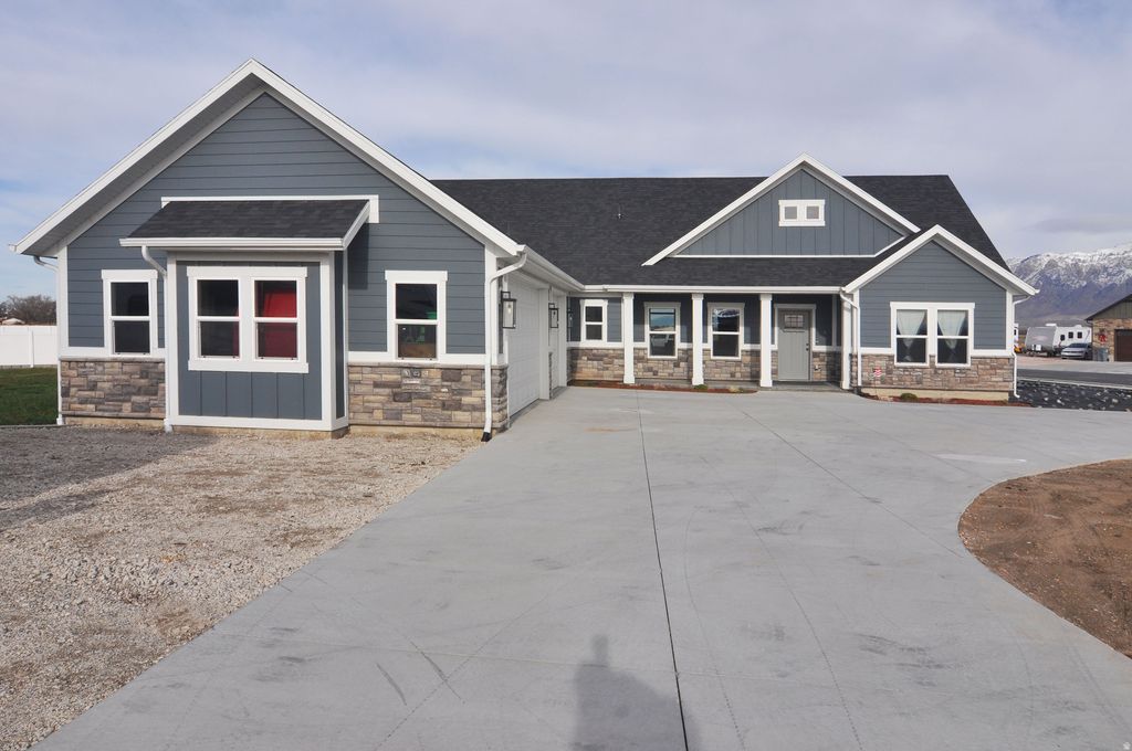 Photo of 382 S 4350 W, Ogden, UT 84404 (MLS # 2126888)