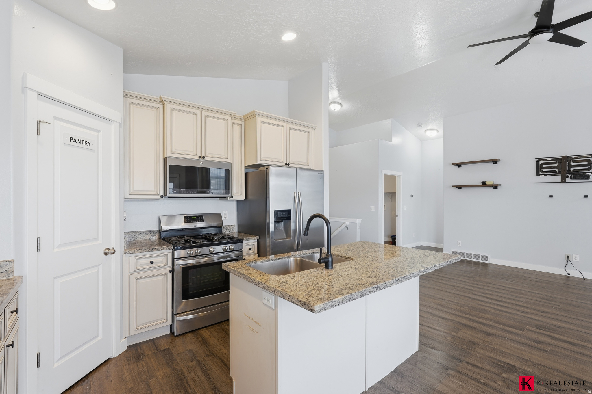 COPPER CANYON - Residential