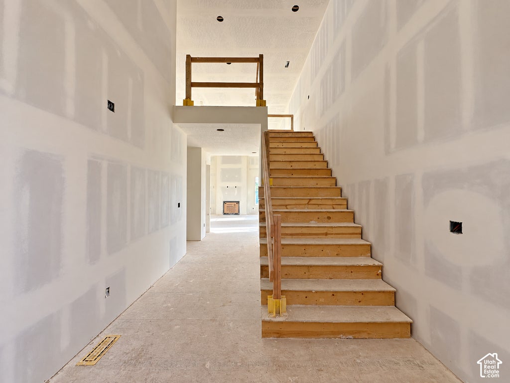 Photo of 255 N SUMMERHILL LN W, Centerville, UT 84014 (MLS # 2188750)