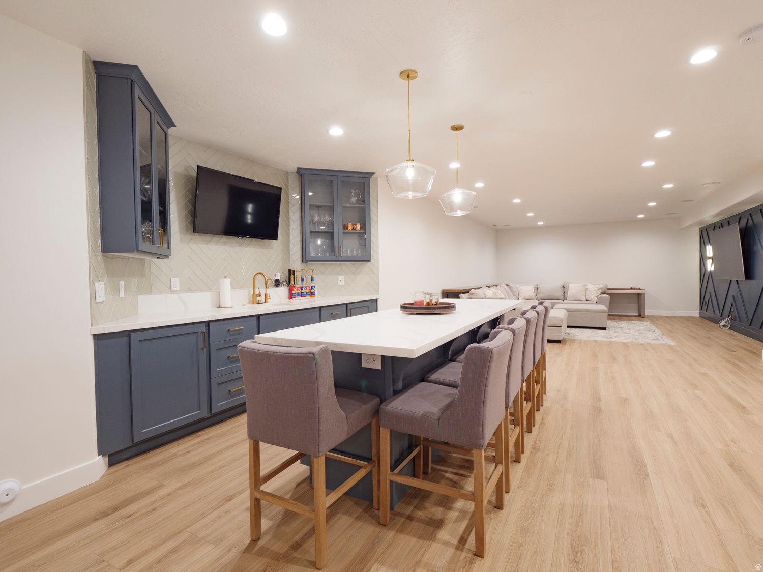 BELLEVUE - Residential