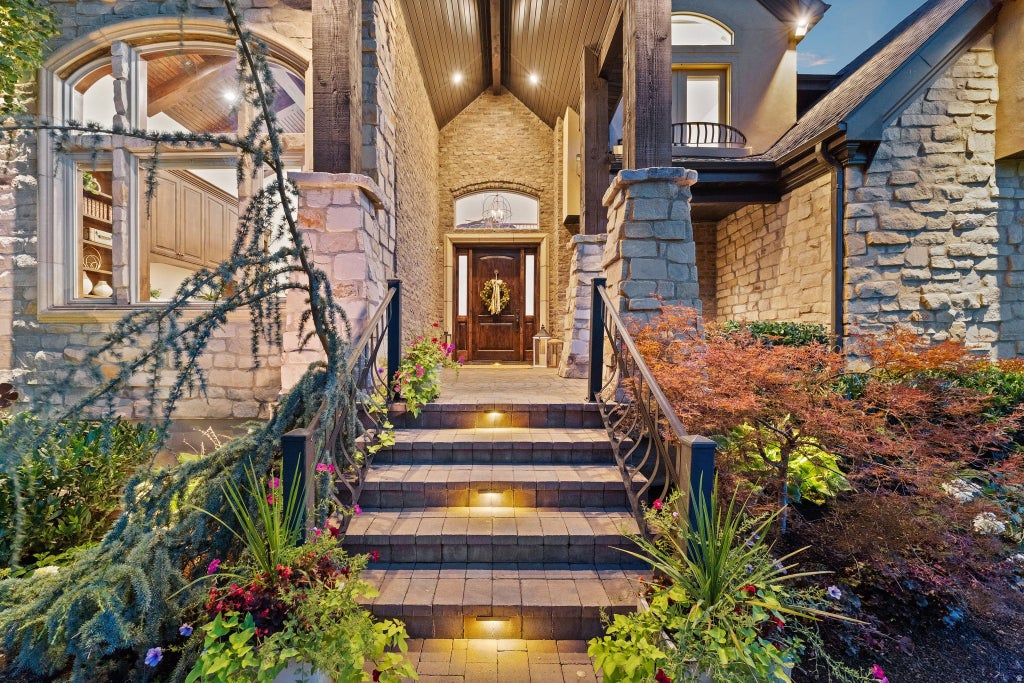 Photo of 7315 S CALADORA CV, Cottonwood Heights, UT 84047 (MLS # 2183531)