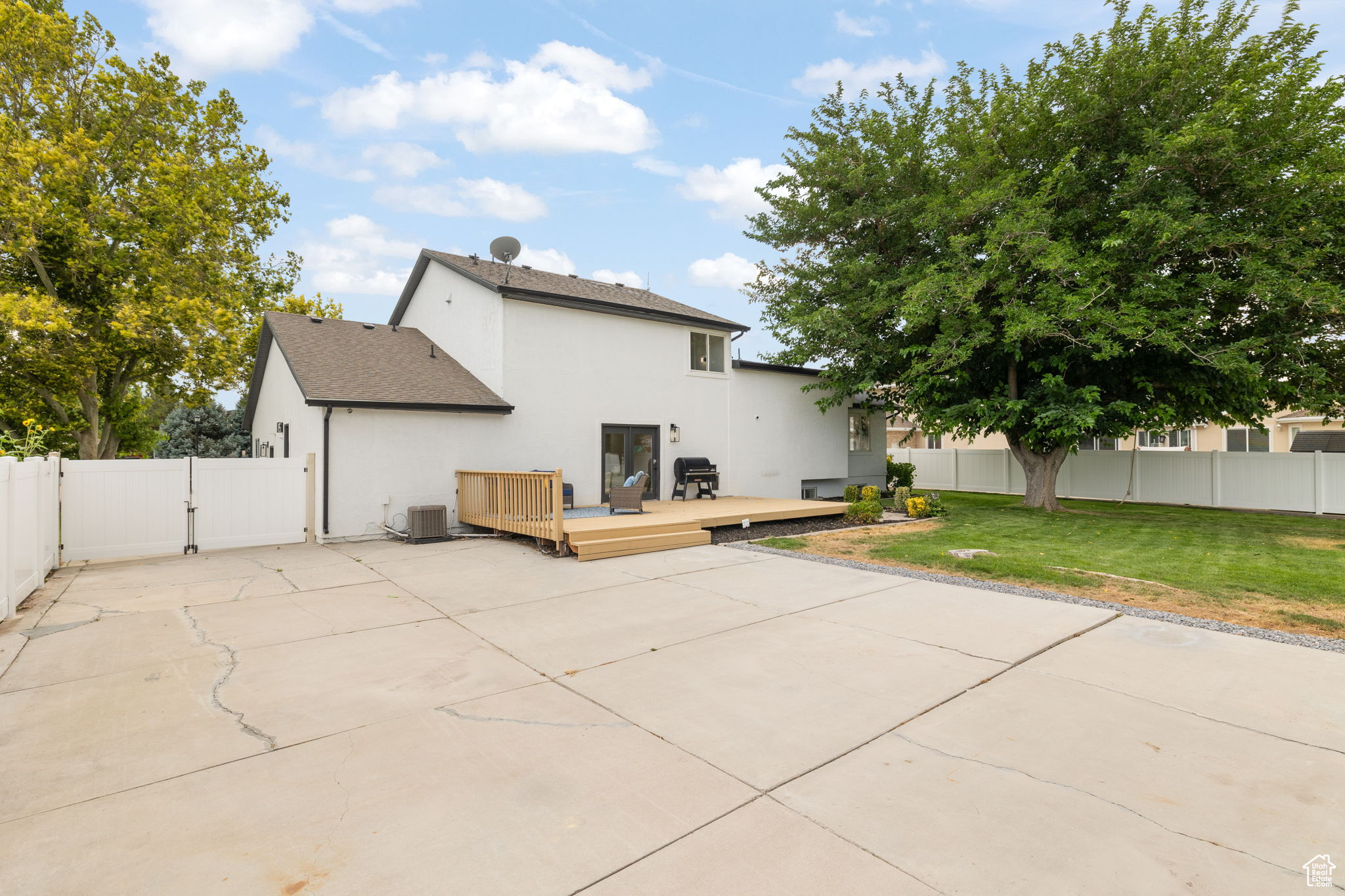 CLOVER RIDGE - Residential