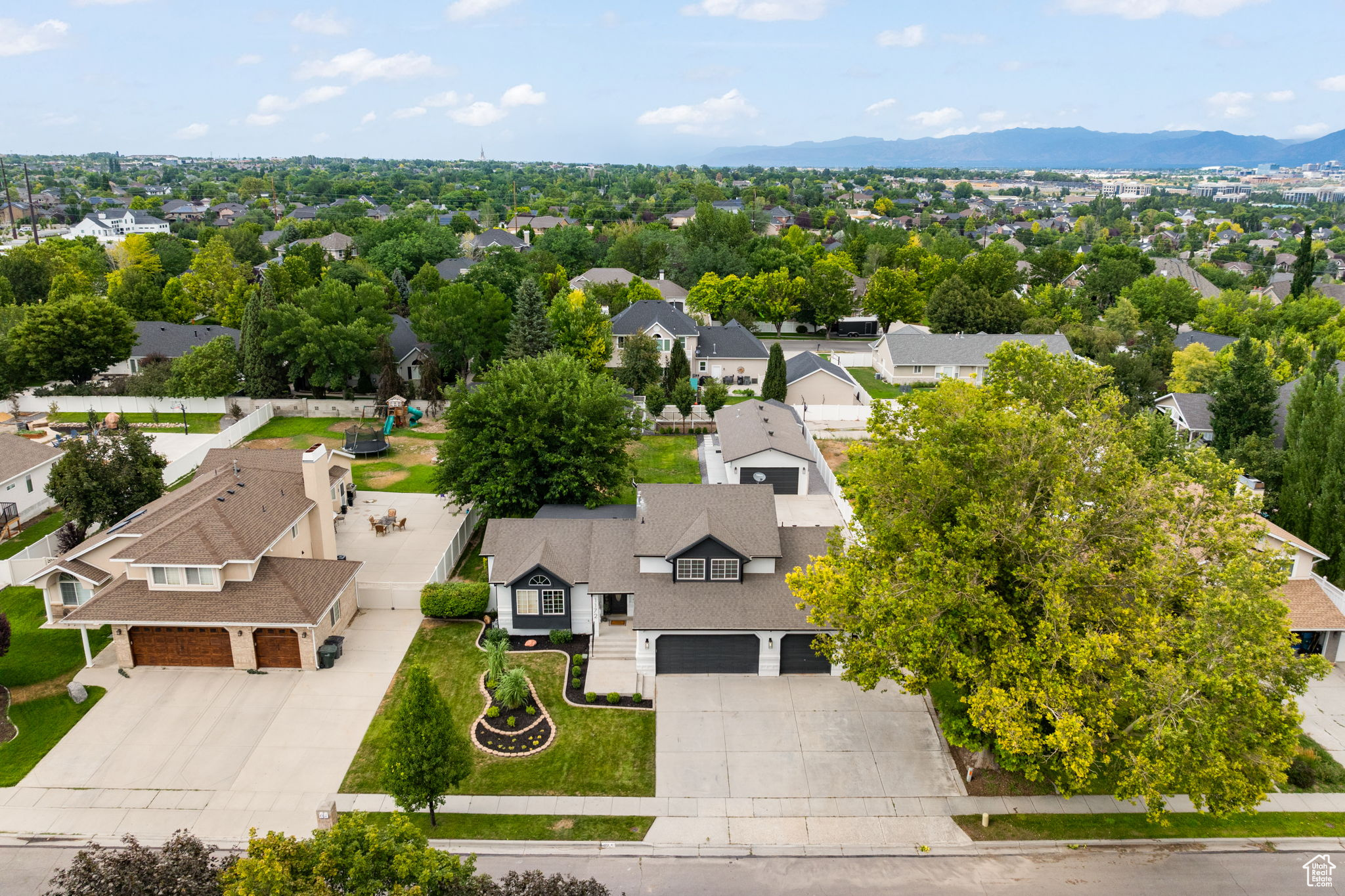 CLOVER RIDGE - Residential