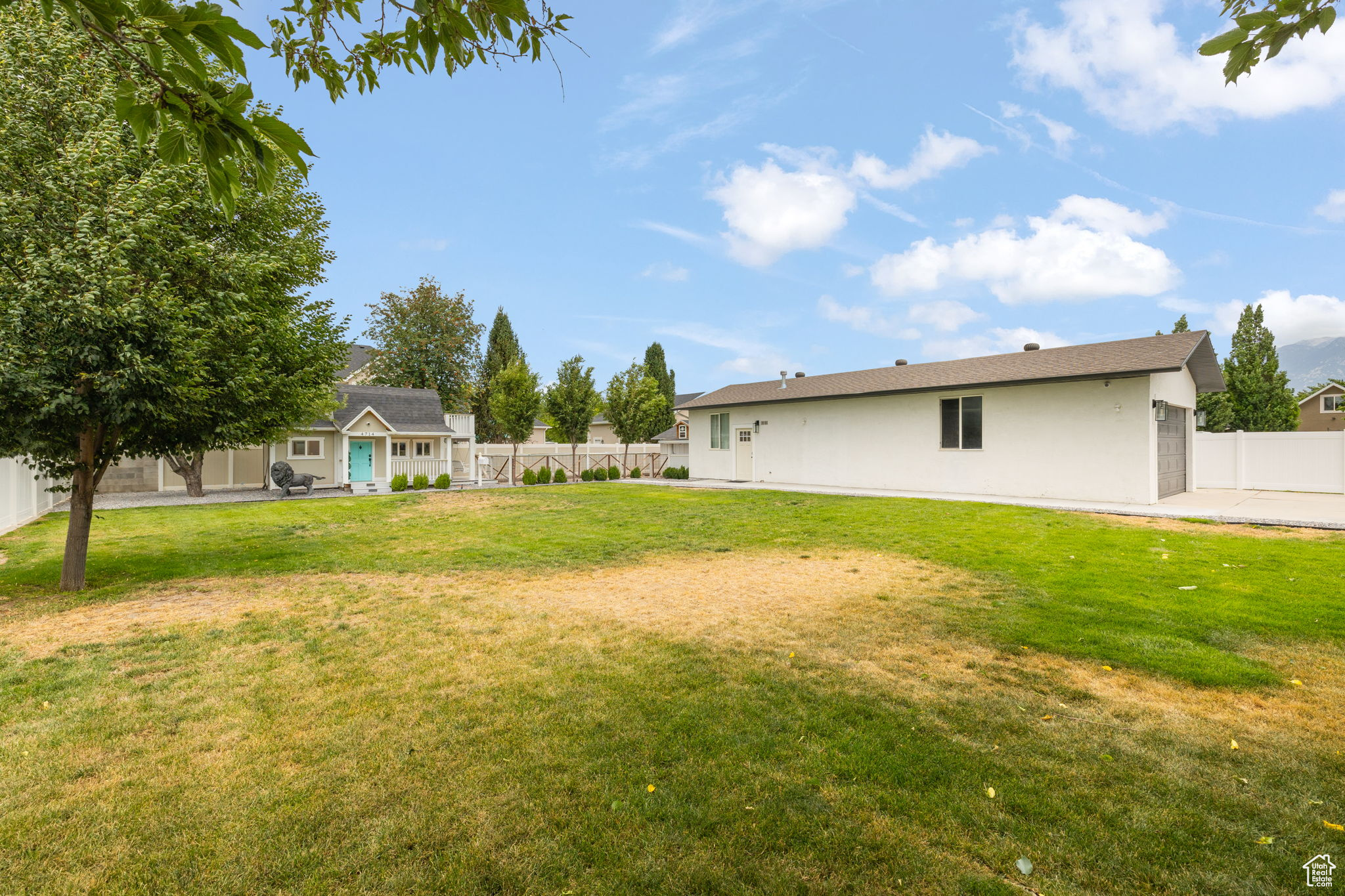 CLOVER RIDGE - Residential