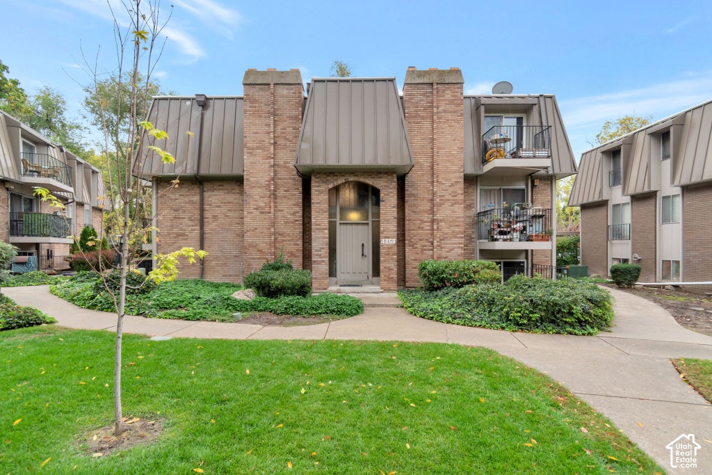 Photo of 4868 S HIGHLAND CIR #2, Holladay, UT 84117 (MLS # 2191203)