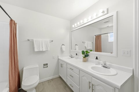 Tiny photo for 2902 S 650 E, Bountiful, UT 84010 (MLS # 2180564)