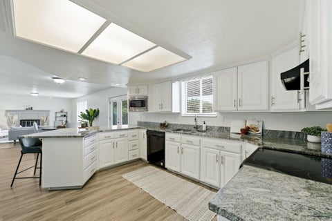 Tiny photo for 2902 S 650 E, Bountiful, UT 84010 (MLS # 2180564)
